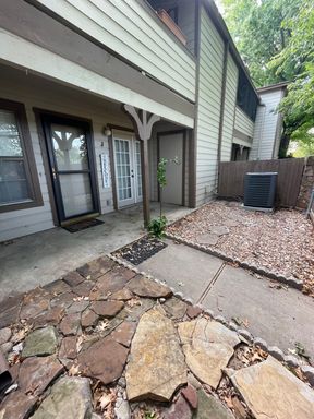 2 Bed/2 Bath Cozy Condo near Woodland Hills Mall! NOW AVAILABLE! – photo 1