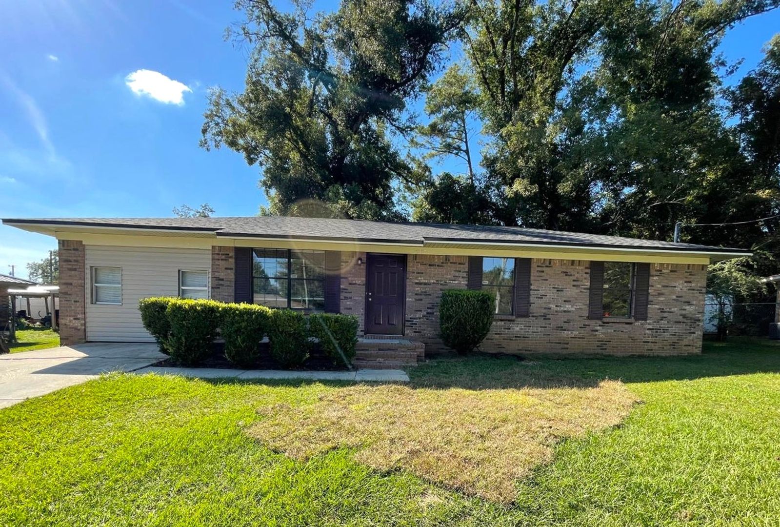 Marianna House: 2937 Harley Drive