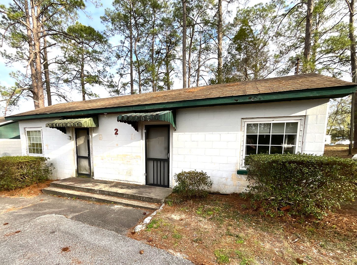 Bonifay House: 121 Hill Loop