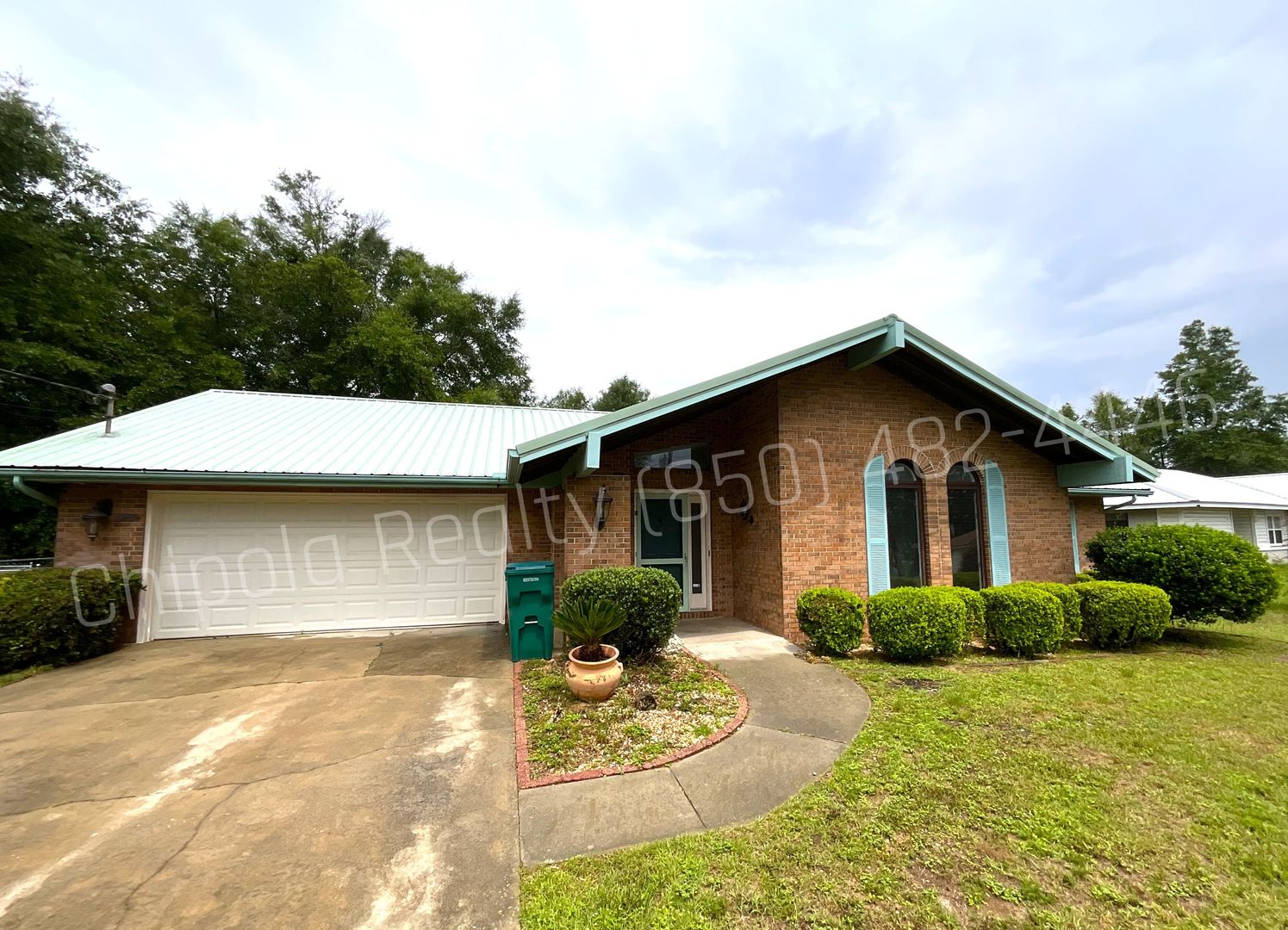 Chipley House: 4050 Linwood Drive