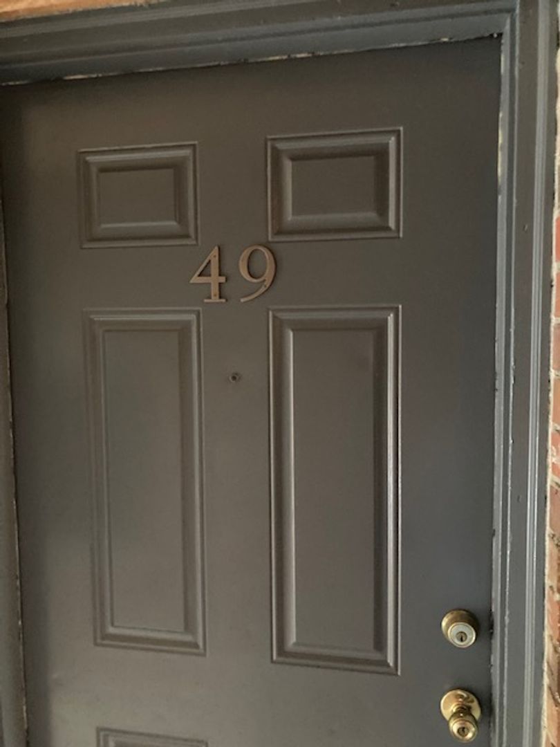 Chipley House: 1311 Plum Circle