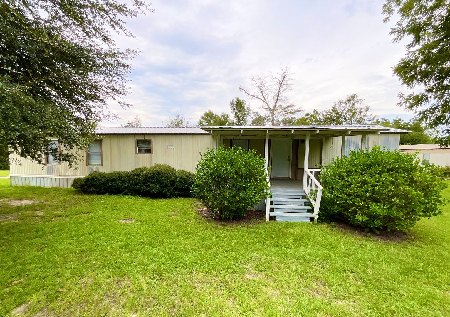 Cottondale Apartment: Mobile Home Park