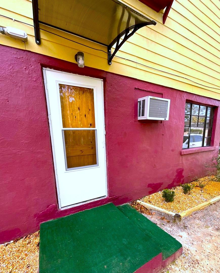 Marianna House: 3020 B 5th Street