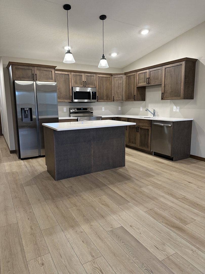 Chippewa Falls Apartment: 520 1st Ave