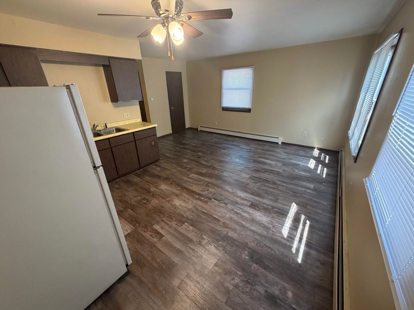 Eau Claire Apartment: 851 N Hastings Ave