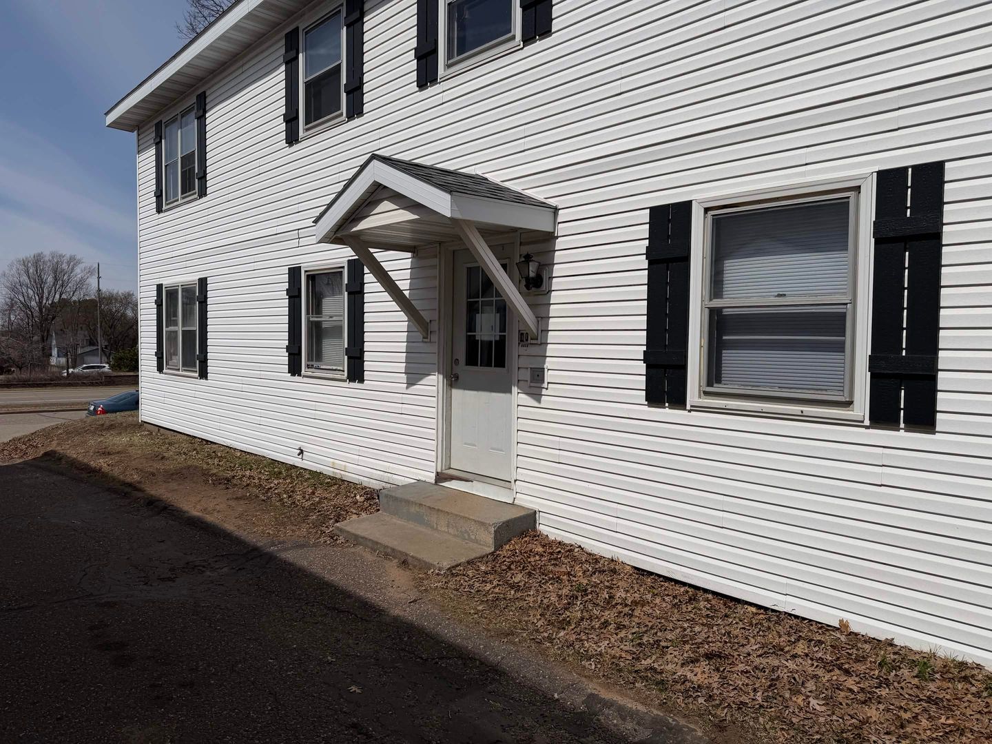 Eau Claire Apartment: 851 N Hastings Ave