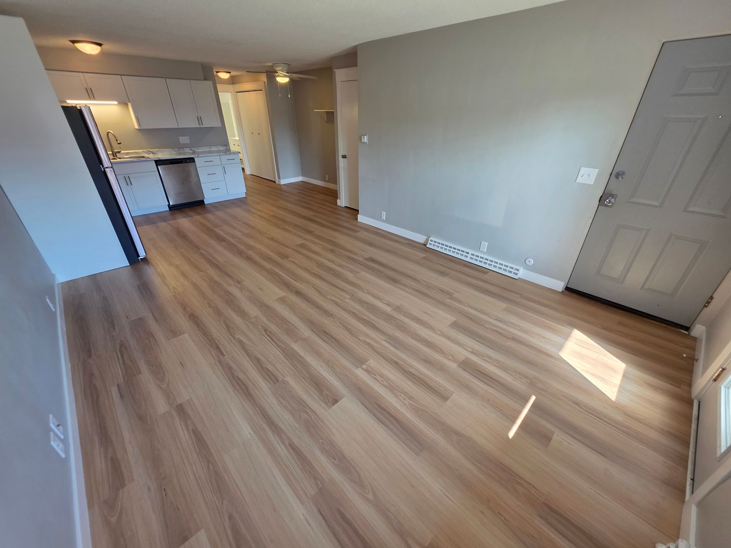Eau Claire Apartment: 2805 Thomas Dr