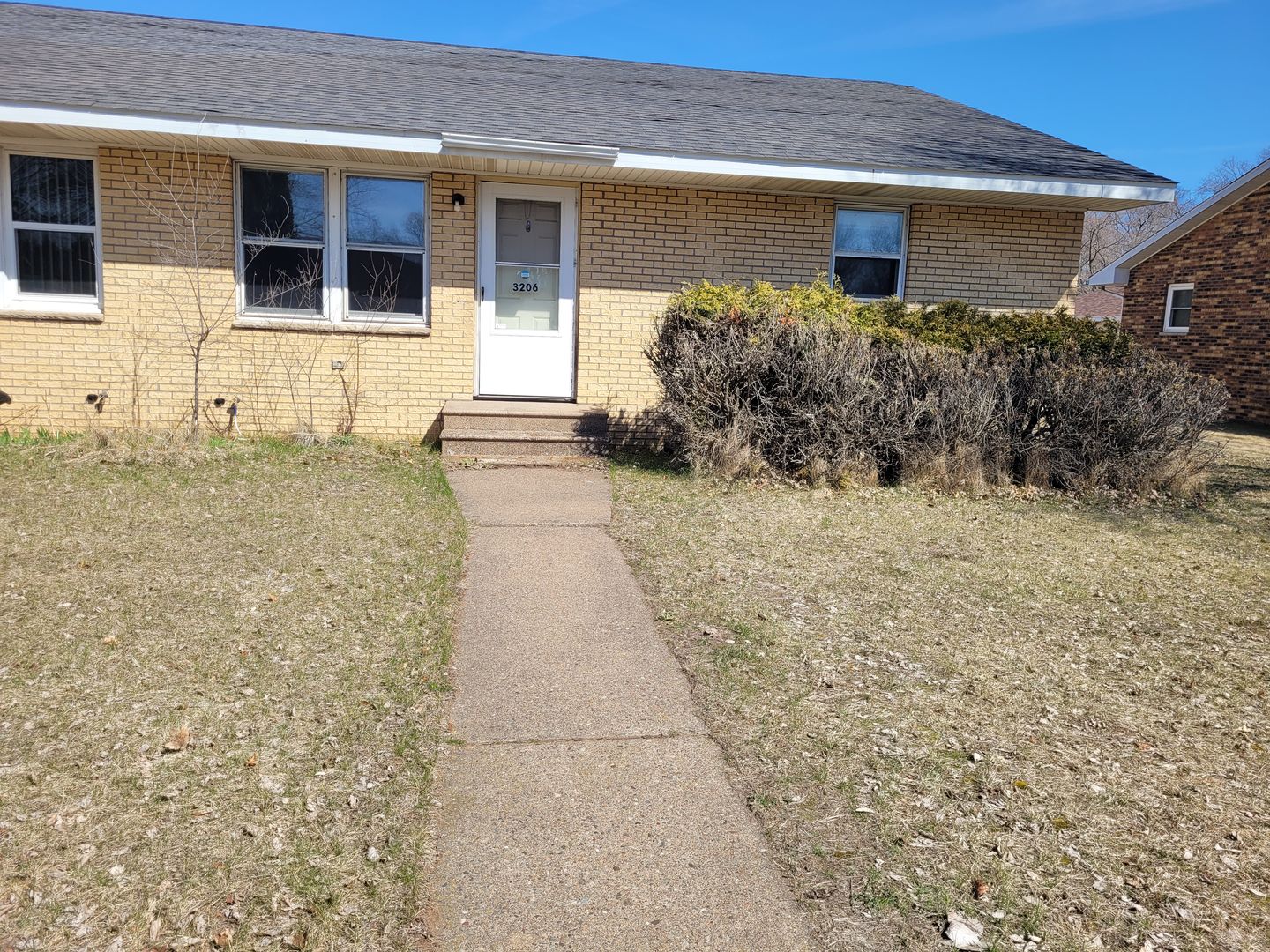 Eau Claire Apartment: 3204-3206 Runway Ave