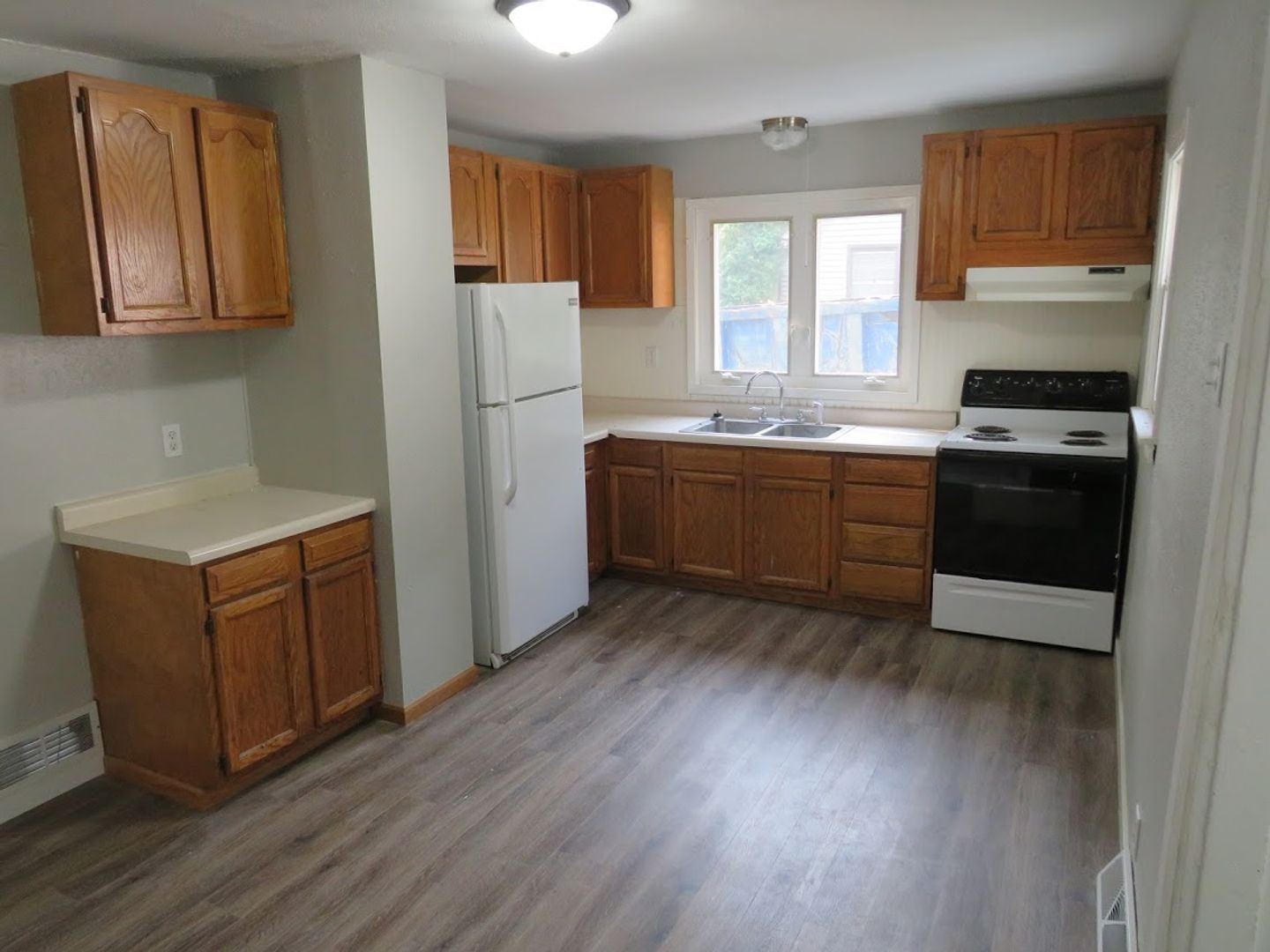 Eau Claire House: 3406 Blakeley Ave