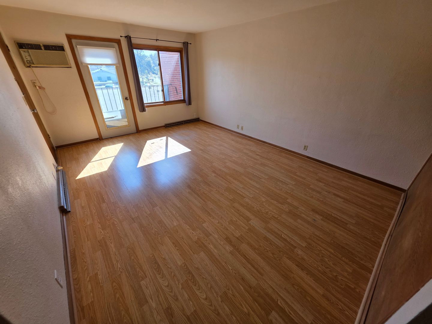 Eau Claire Apartment: 2805 Thomas Dr