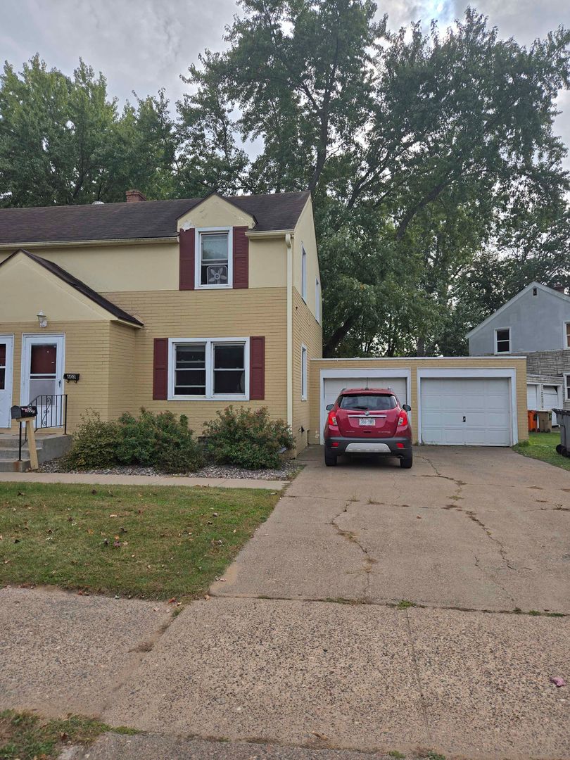 Eau Claire Apartment: 603-605 Ripley Ave