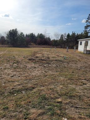$335| W27091 US Hwy 10 Lot 22| Available Now