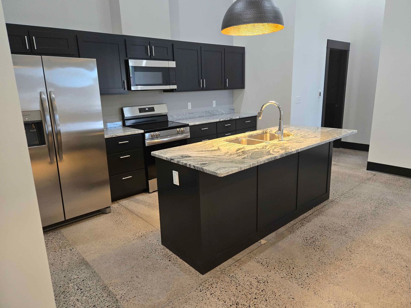 Bloomer Apartment: 1319 Oak St