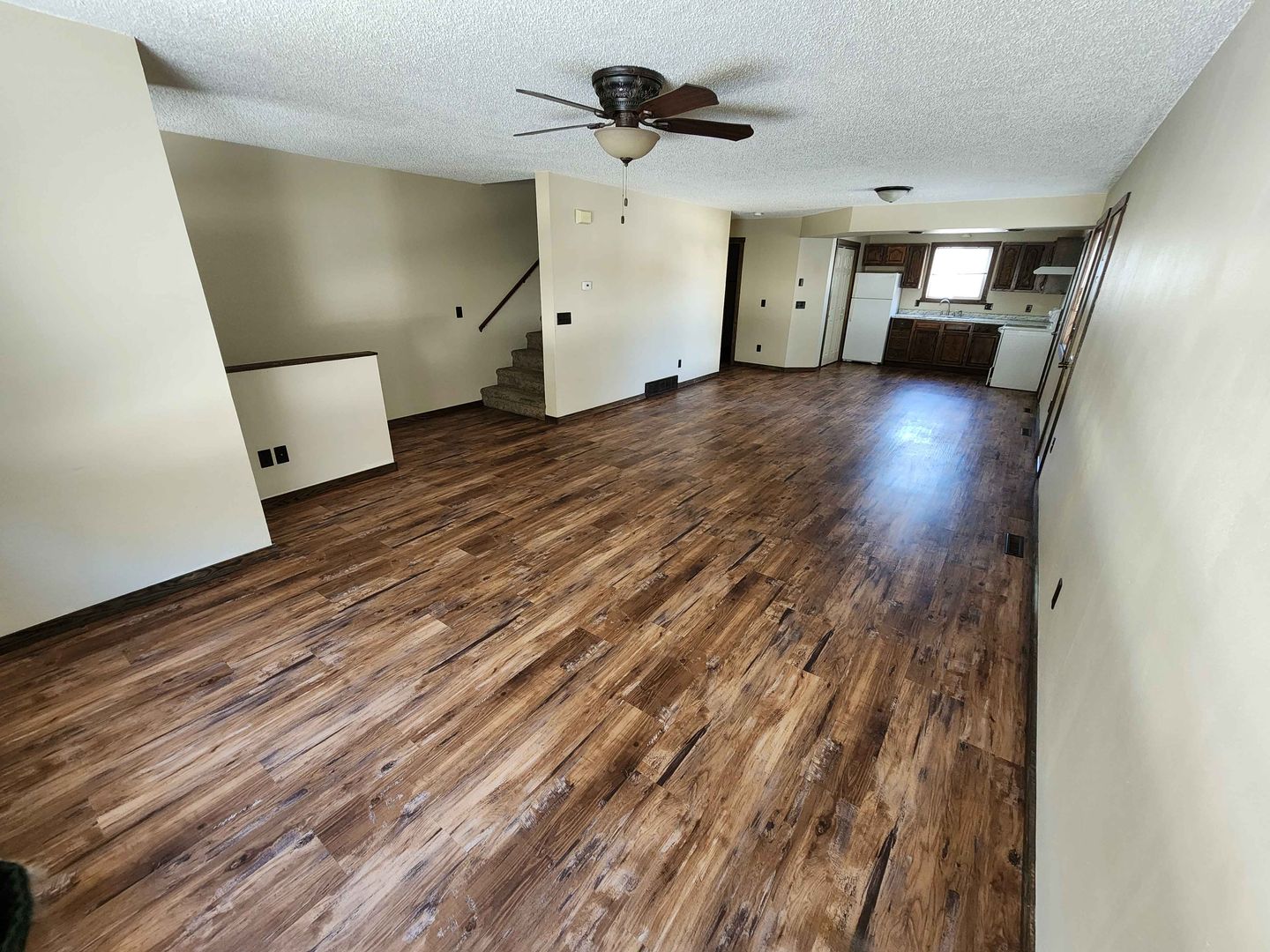 Eau Claire Apartment: 1054/1056 Zephyr Hill