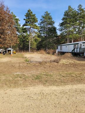 $335| W27091 US Hwy 10 Lot 5| Available Now