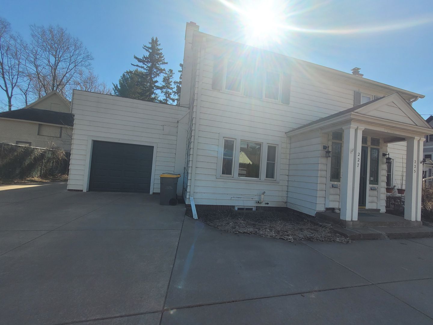 Eau Claire Apartment: 225 - 227 Summit Ave