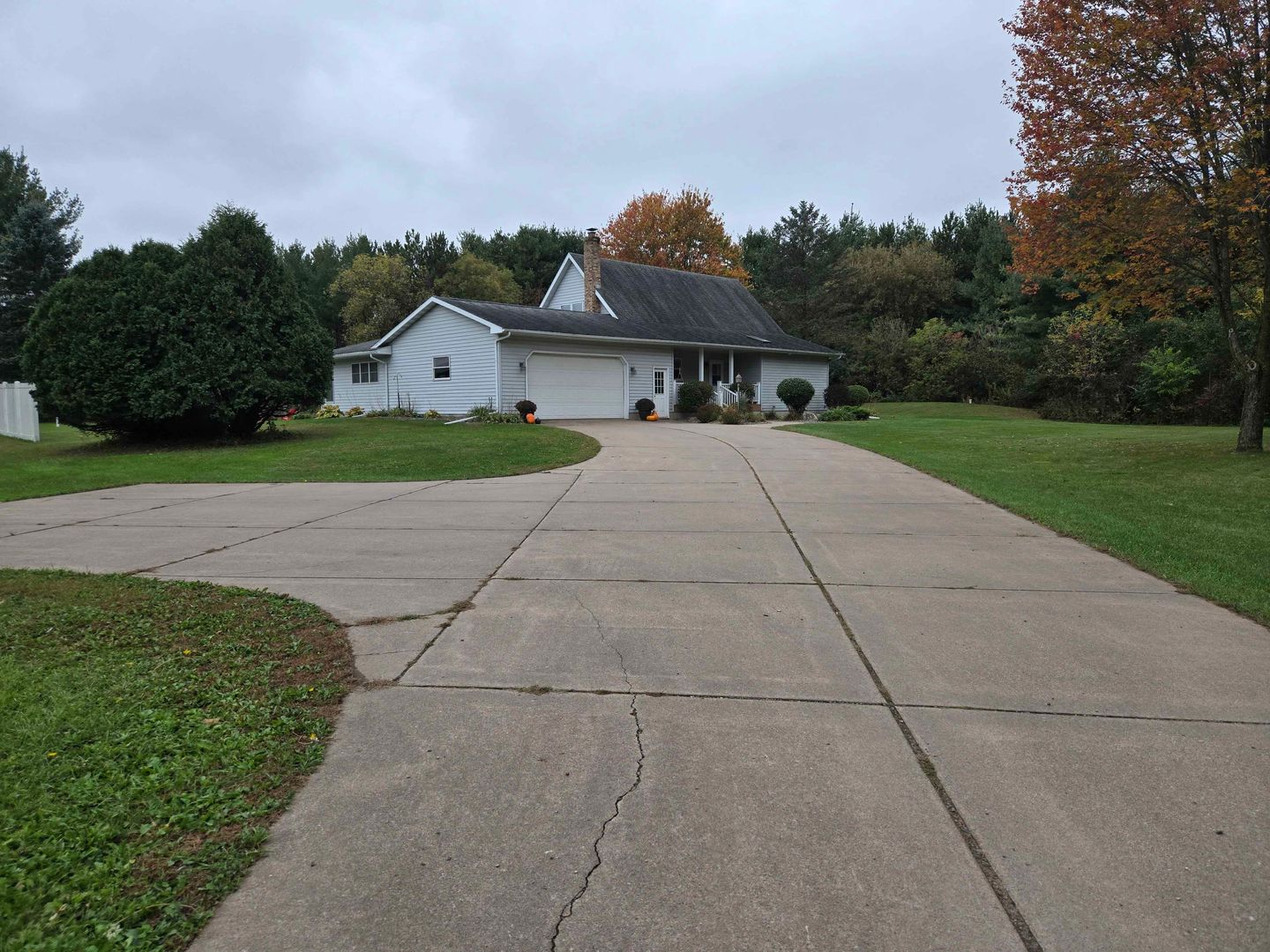 Chippewa Falls House: 14995 50th Ave 15th