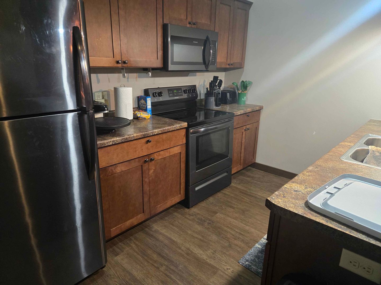 Bloomer Apartment: 1223 15th Ave