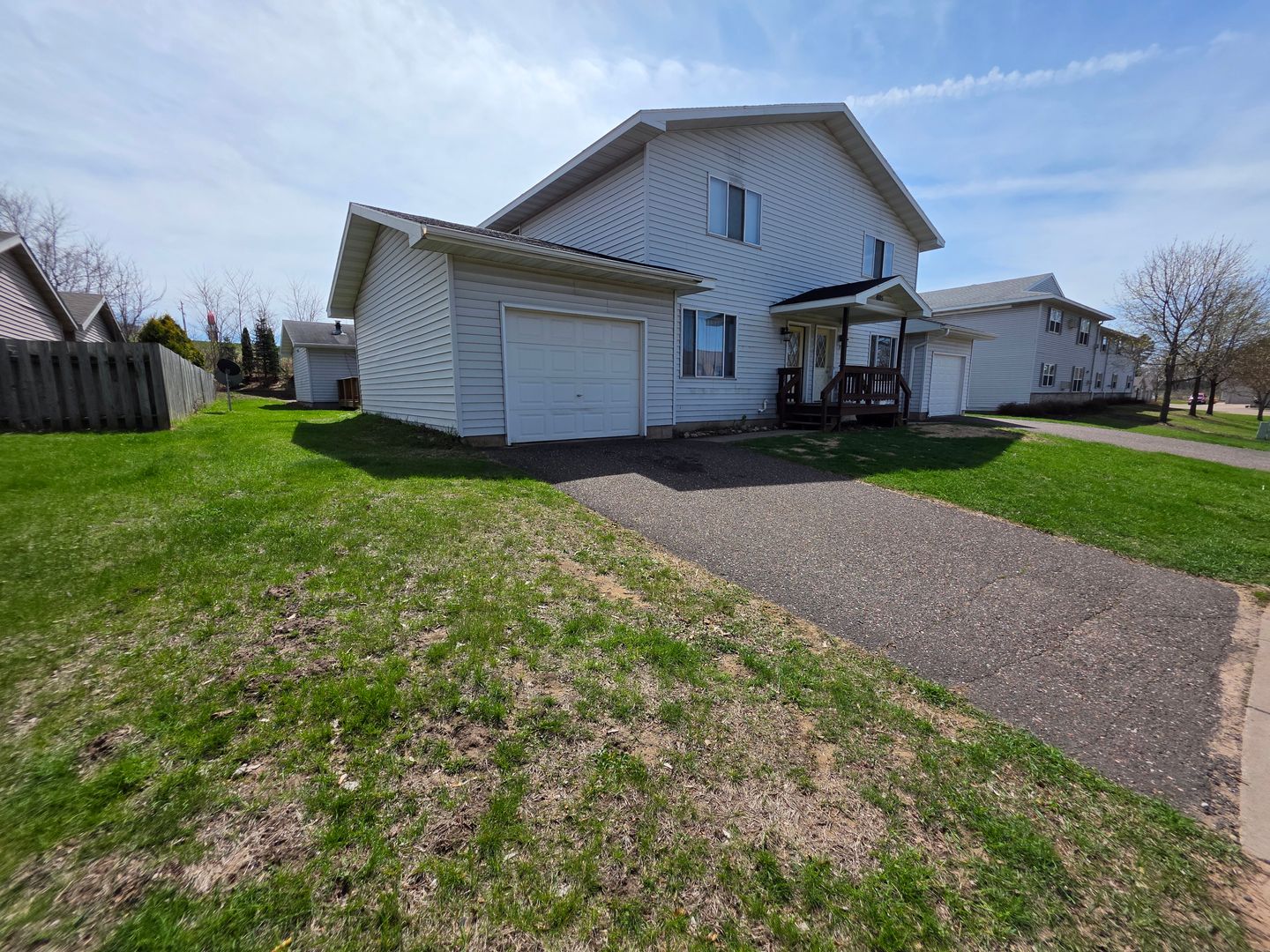 Eau Claire Apartment: 4925 Coventry Ct