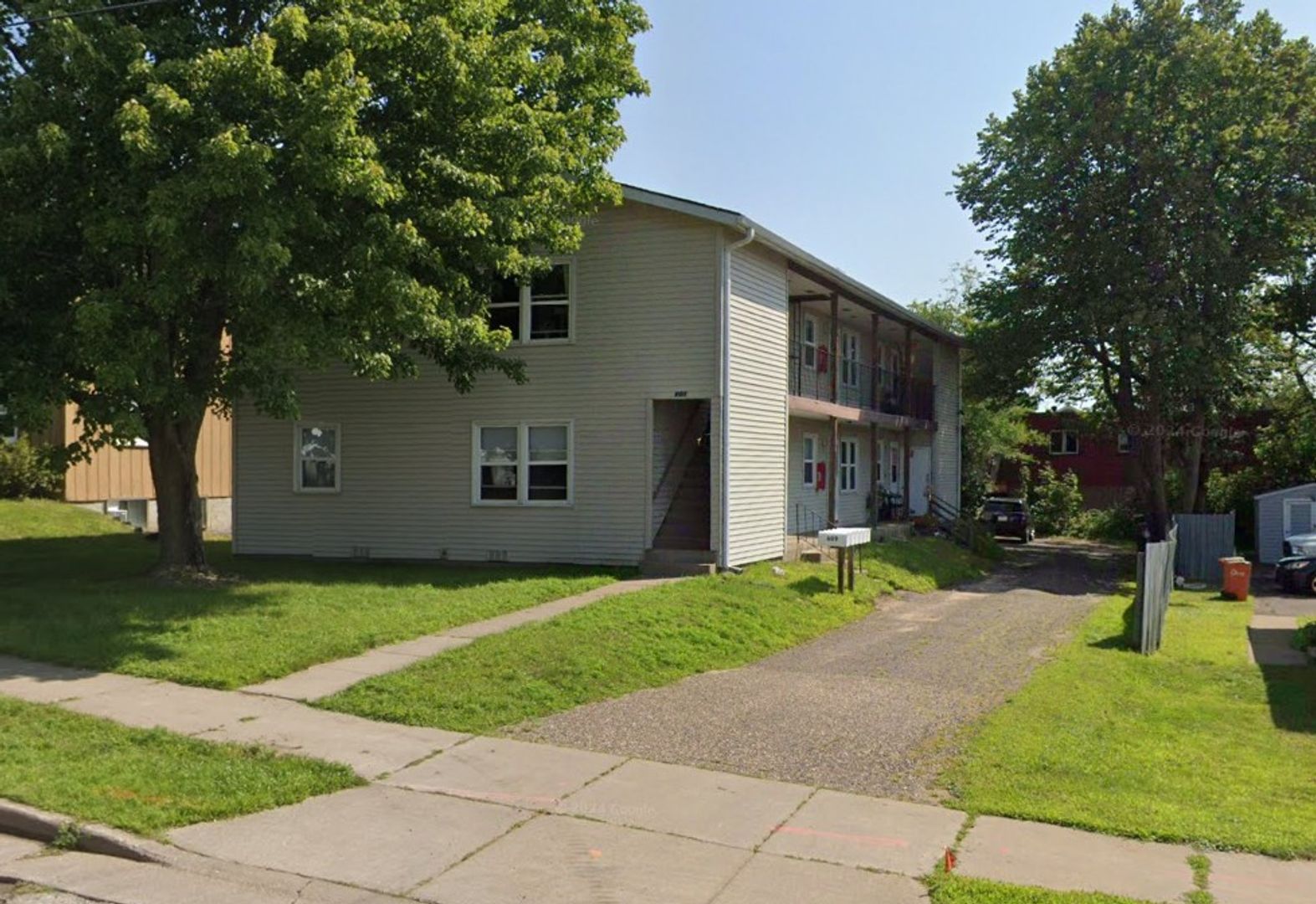 Eau Claire Apartment: 609 Mount Nemo Ave