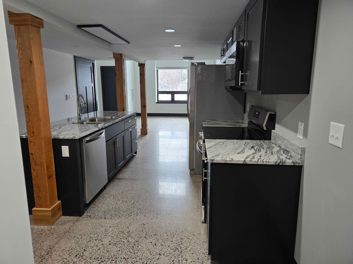 Bloomer Apartment: 1319 Oak St