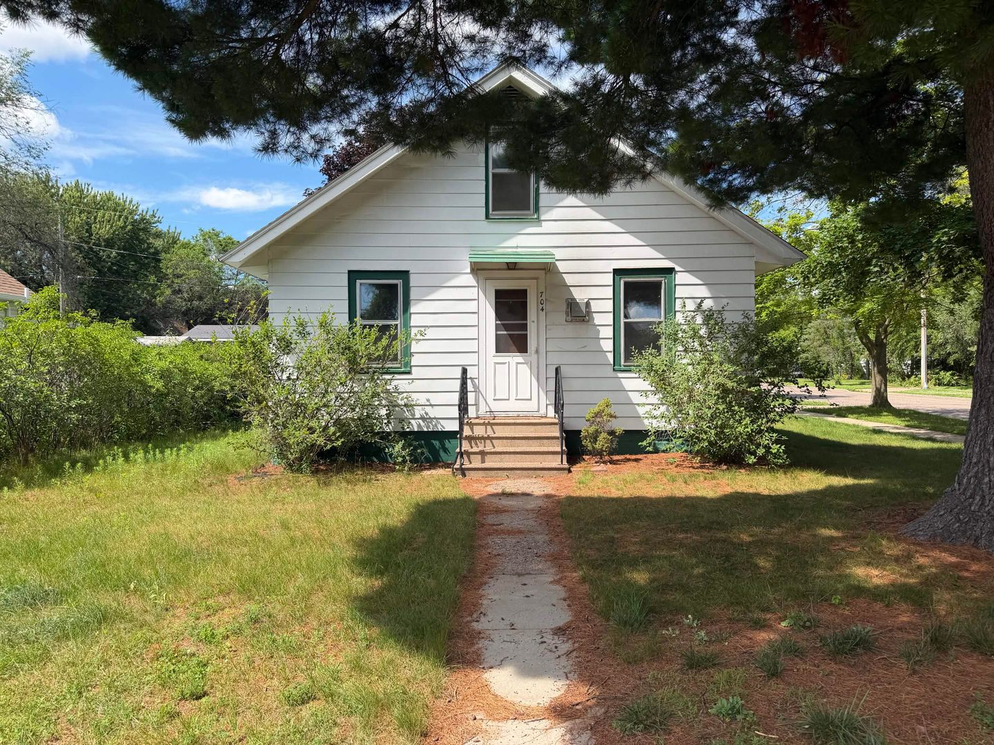 Eau Claire House: 704 Gilbert St