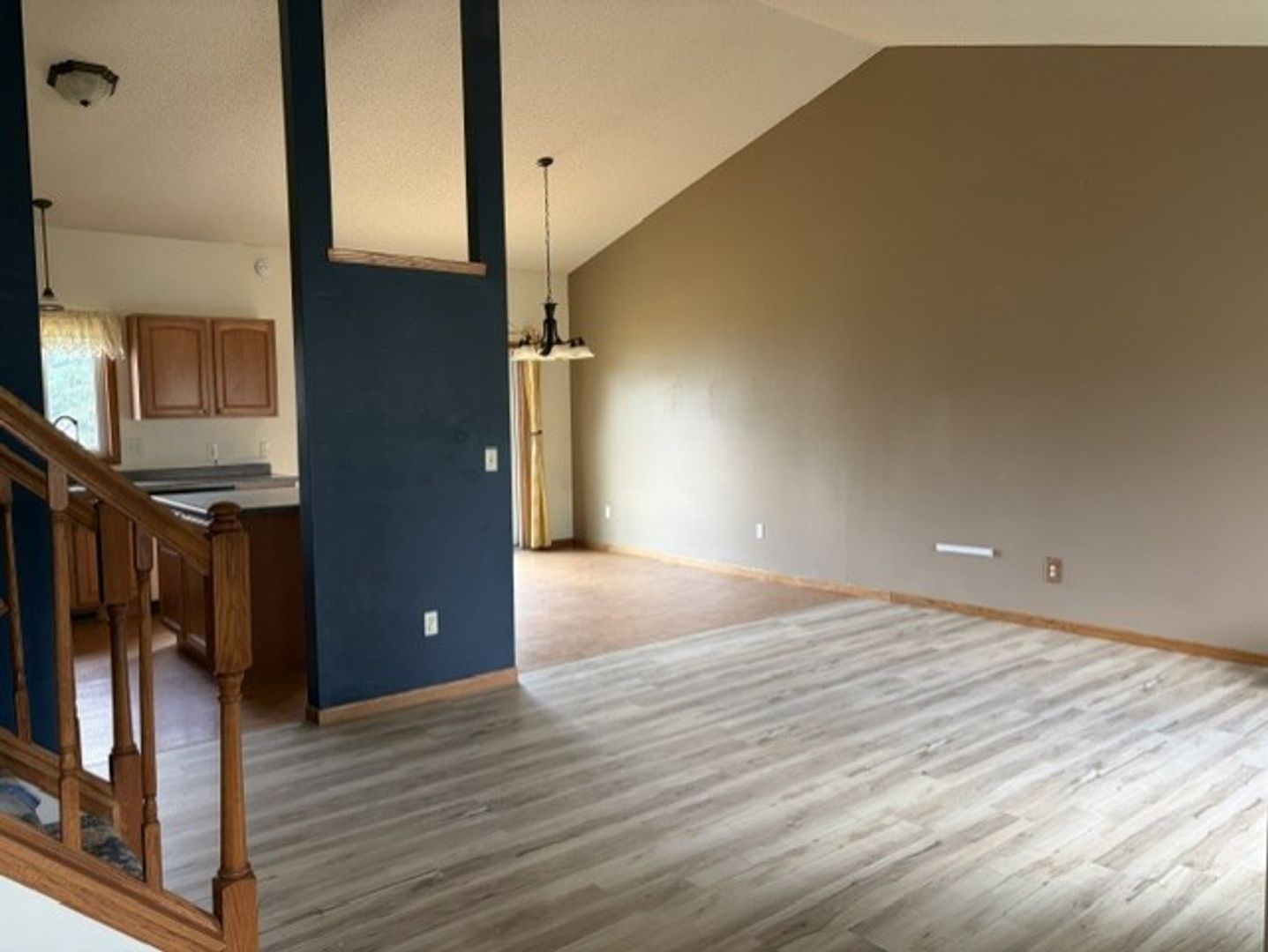 Eau Claire House: 2909 W Frank St