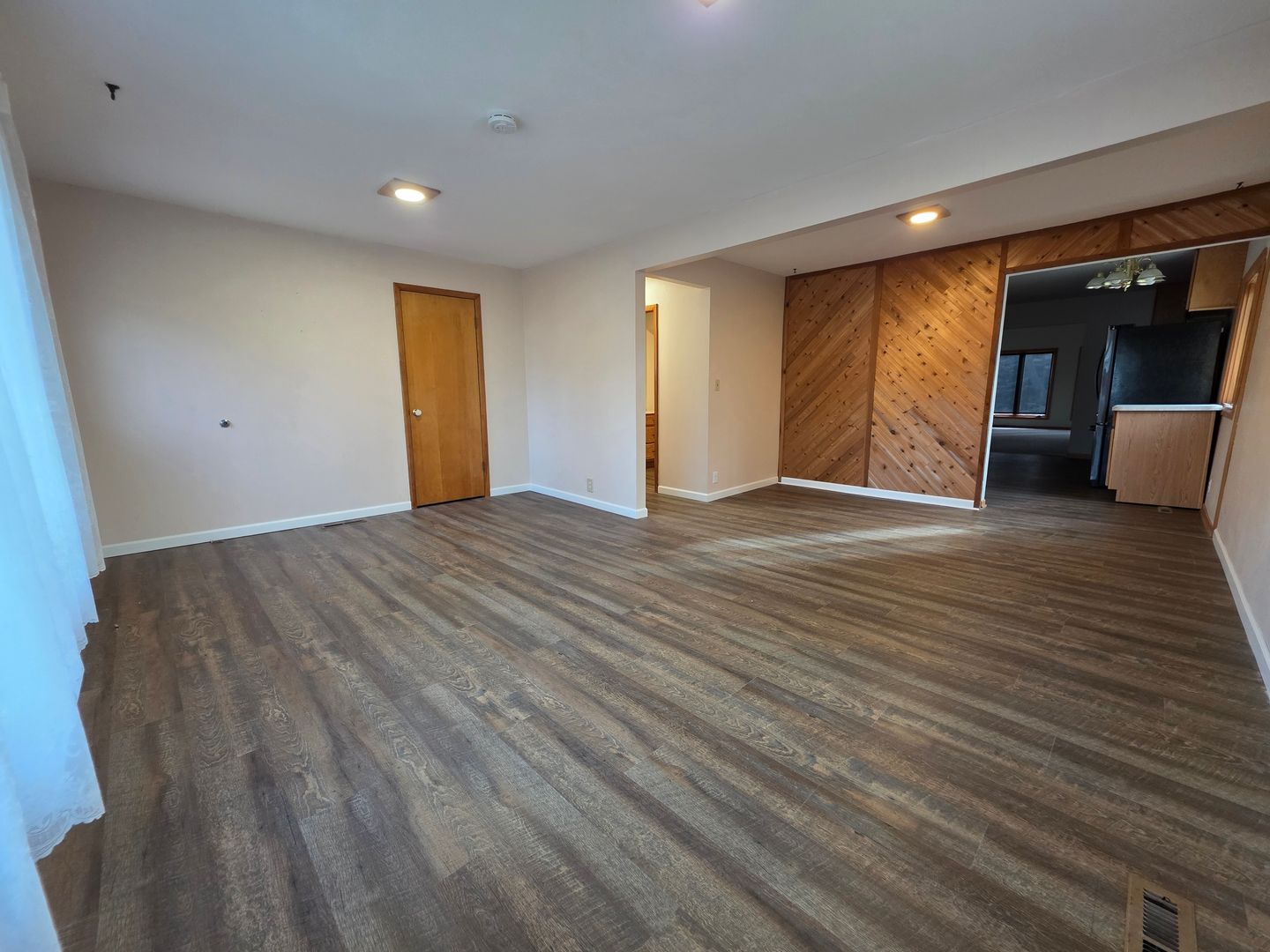 Eau Claire House: 2451 Harrison St