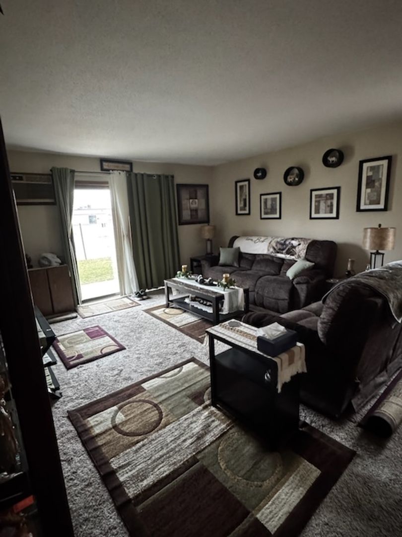 Onalaska Apartment: 558 Braund Street