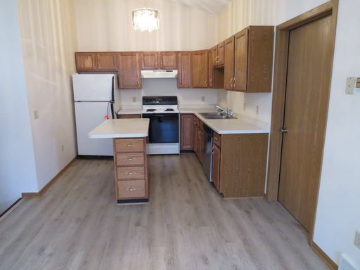 $1,525| 3BD 2.5BA| 5671 Gables Dr Unit 4 | Available 09/01/2026! – photo 1