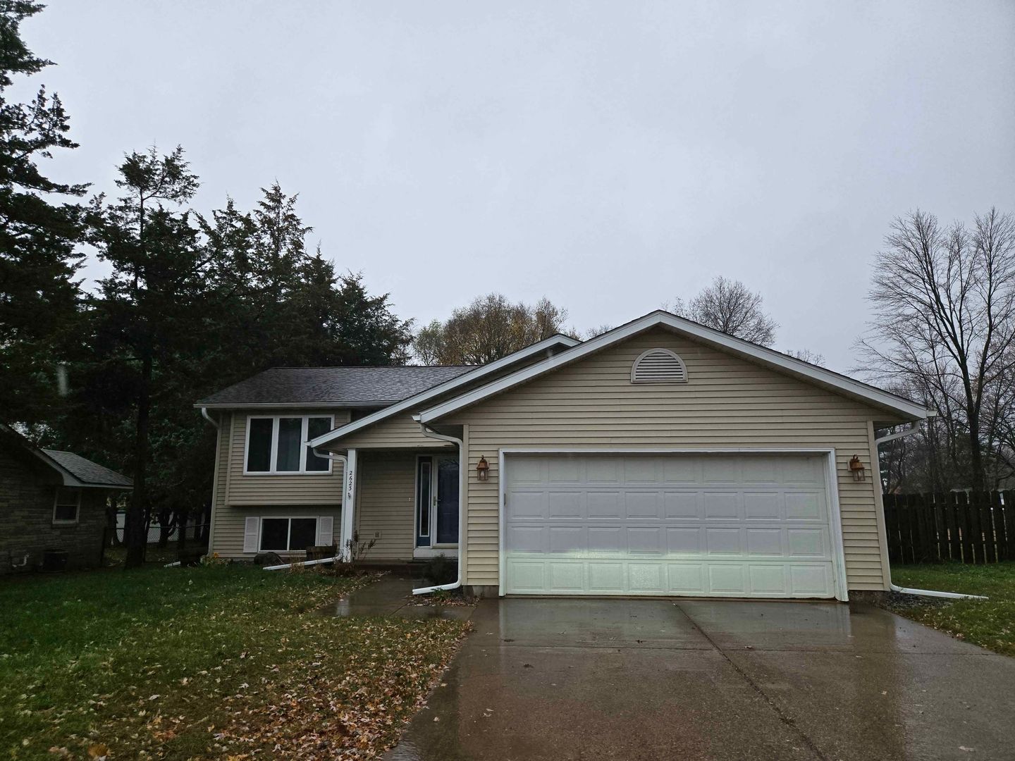 Eau Claire House: 2623 Edgewood Lane