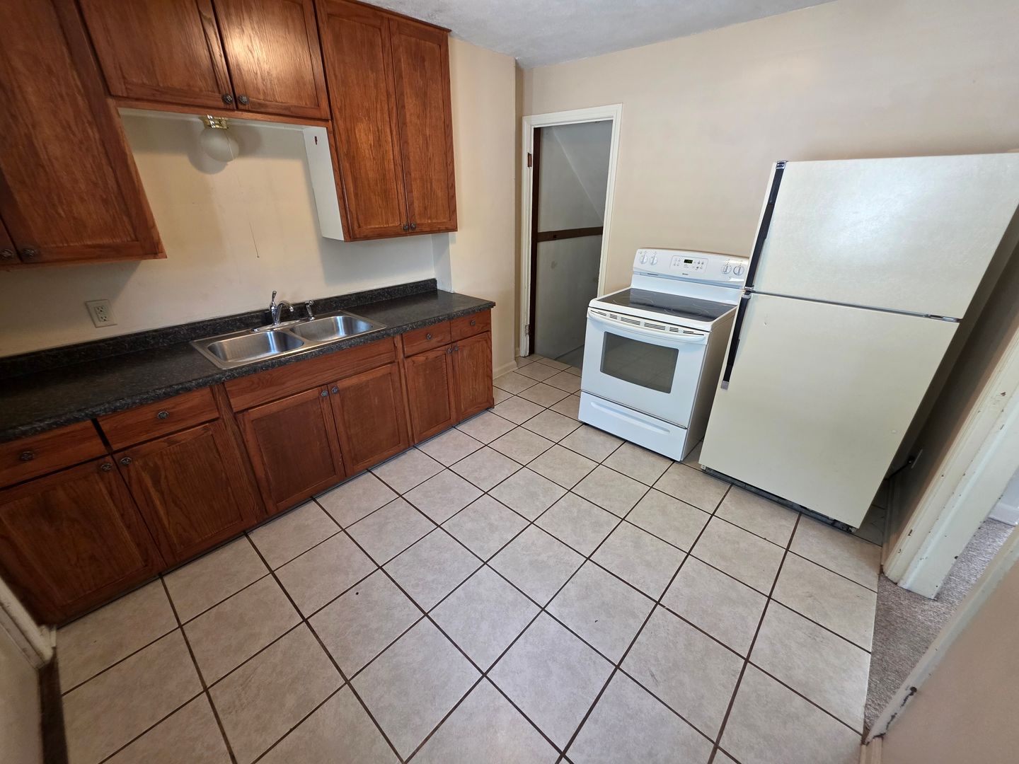 Eau Claire Apartment: 626-628 Ripley Ave