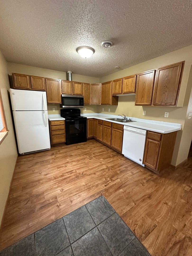 Menomonie Apartment: 1521 6th St E