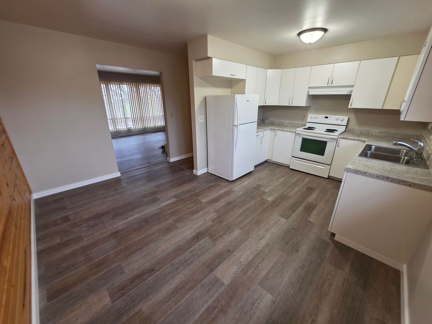 Eau Claire Apartment: 1505/1507 Harding Ave