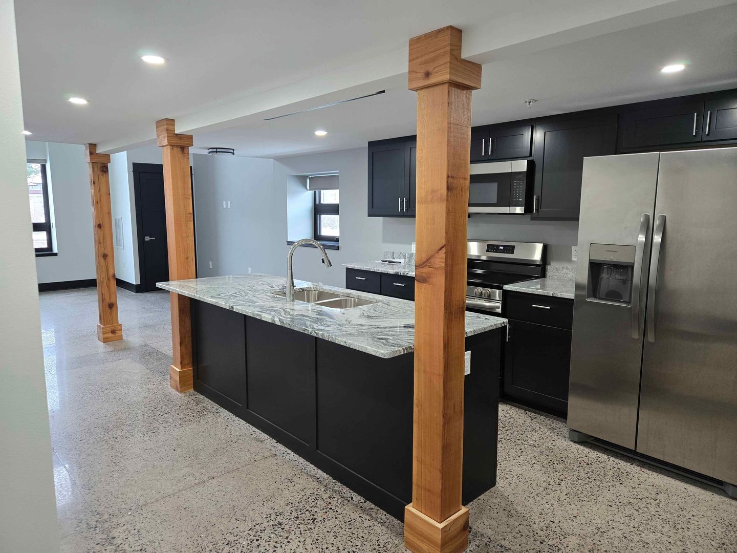 Bloomer Apartment: 1319 Oak St