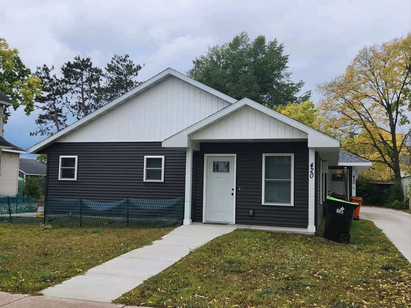 Eau Claire Apartment: 420 Franklin St