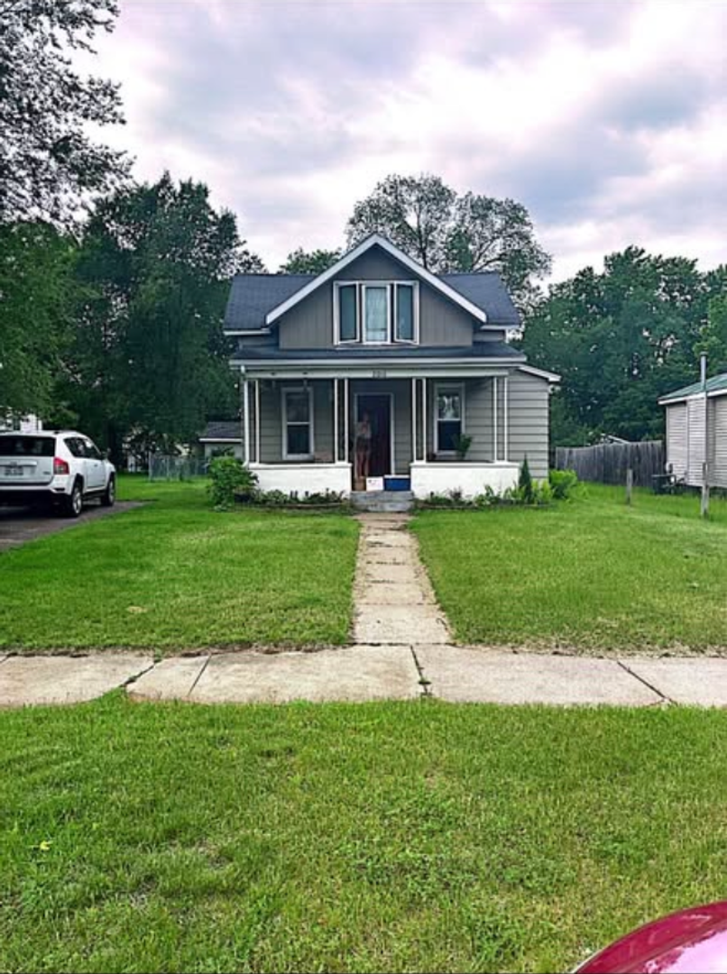 Eau Claire House: 2016 7th Street