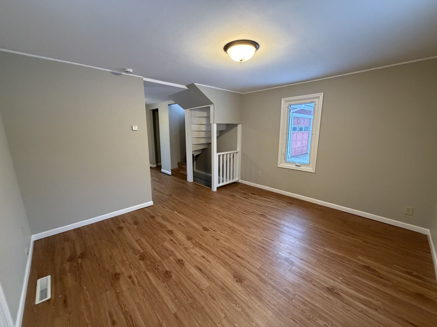 Eau Claire House: 323 Selma St