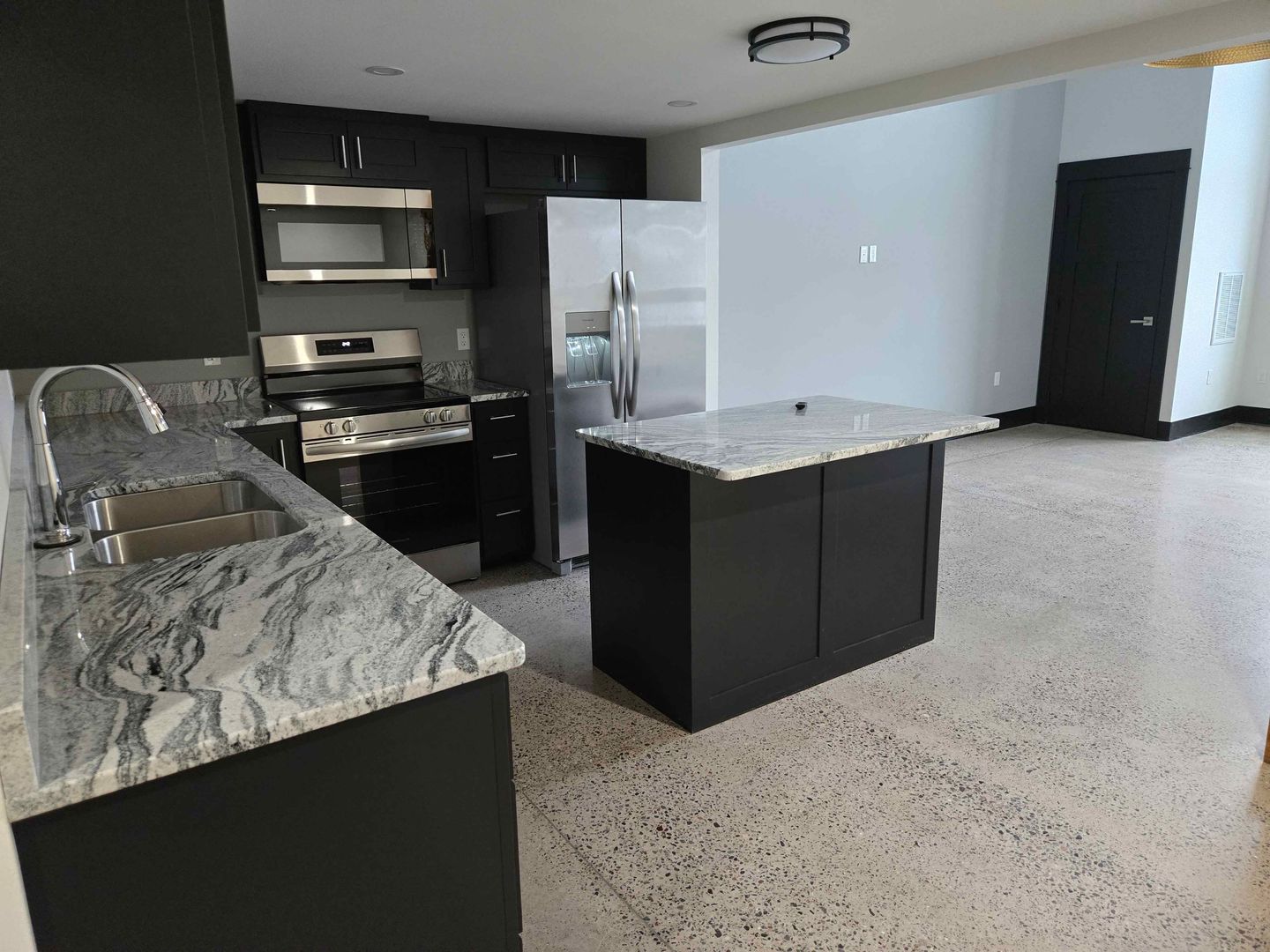 Bloomer Apartment: 1319 Oak St