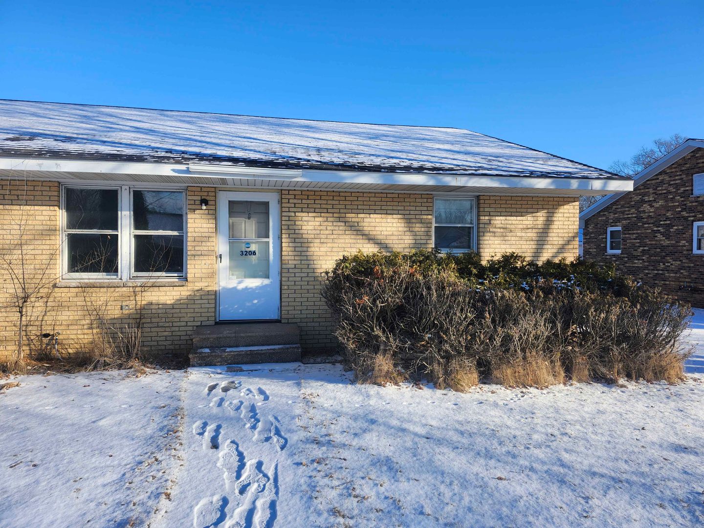 Eau Claire Apartment: 3204 Runway Ave