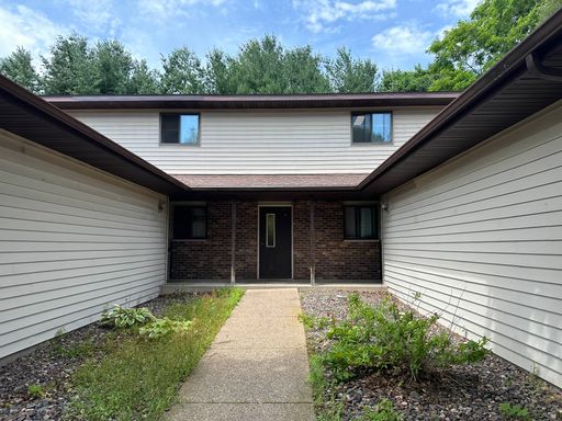 $1050| 2BD 1BA| 1208 Devney Dr| Available 10/01/2026