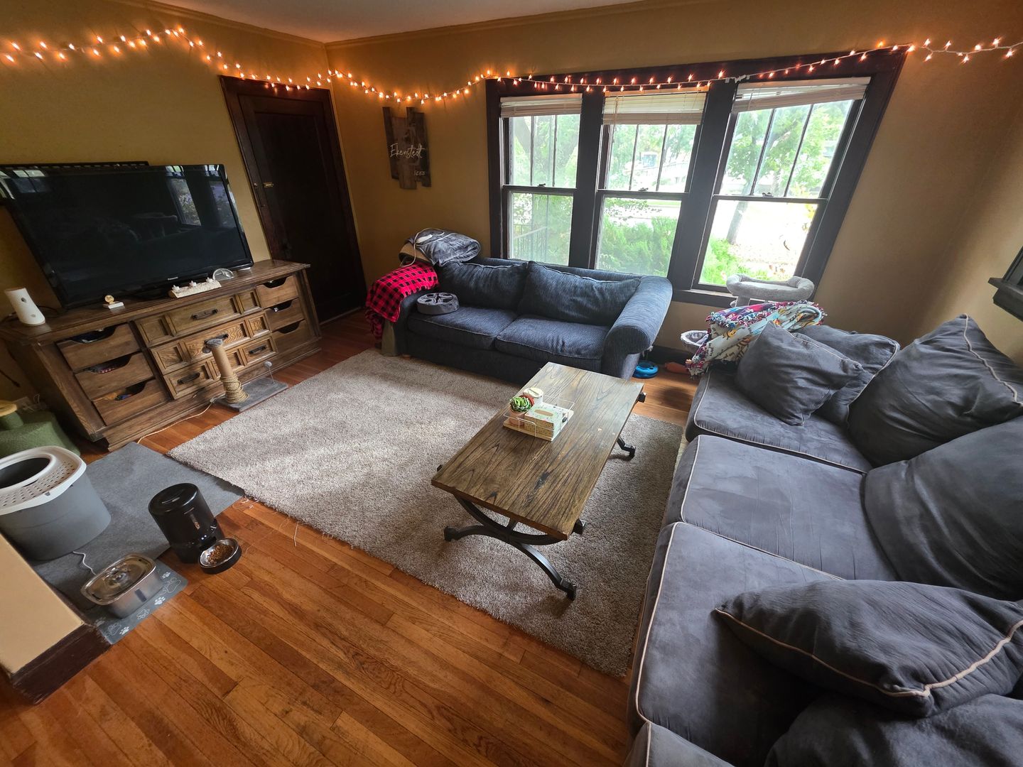 Eau Claire Apartment: 2840 3rd St