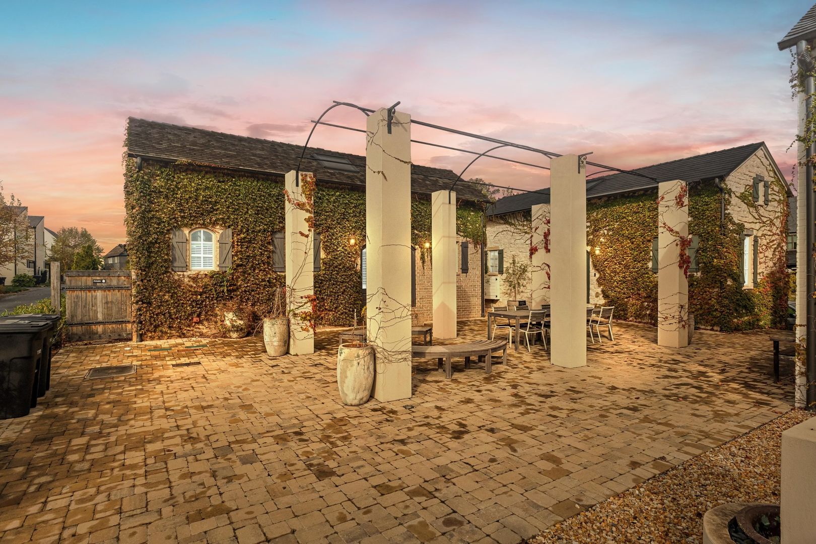 Fayetteville House: 192 Breakspear Lane