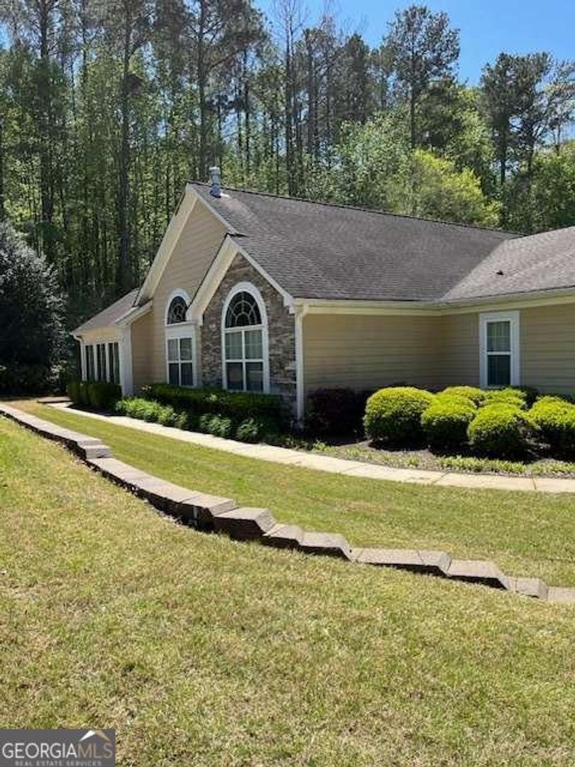 Fayetteville House: 220A Rehobeth Way