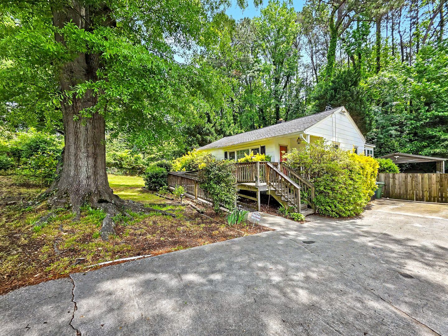 Atlanta House: 1804 Sumter St NW