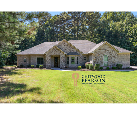 4BR Estate Home on 2.5 Acres Near Trilith – photo 1