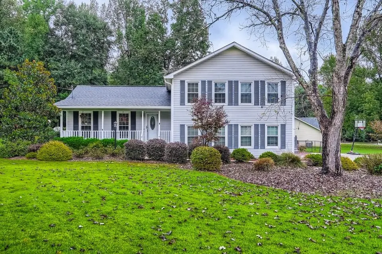 Fayetteville House: 130 Grandchester Way