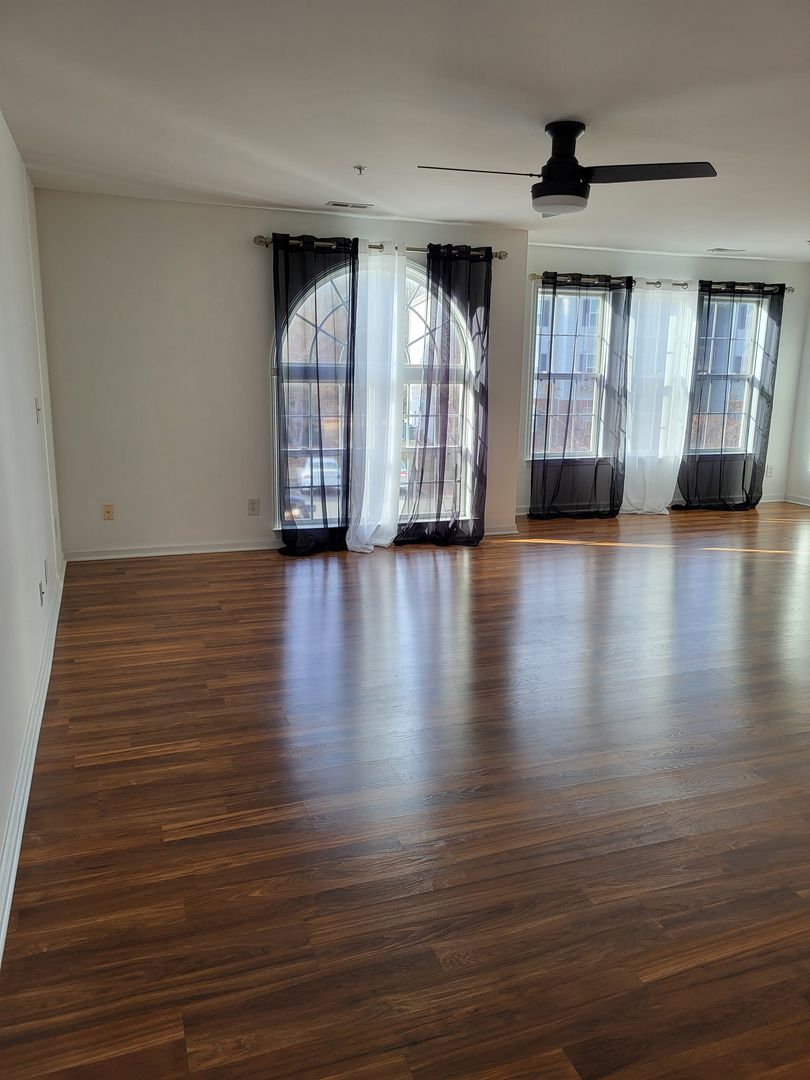 Winston Salem House: 1625 Cherry Blossom Lane