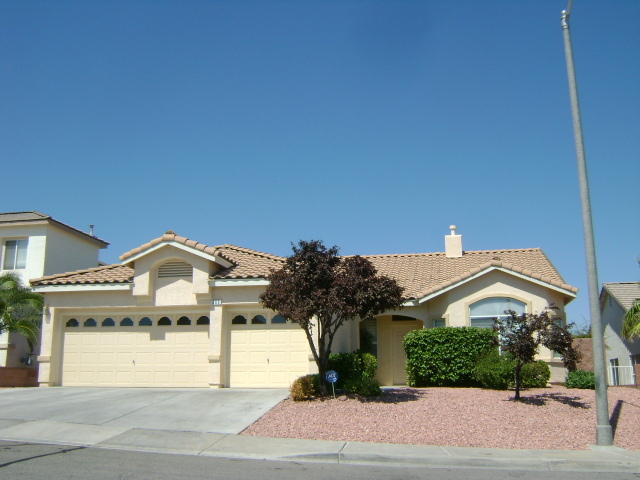 Henderson House: 509 Melrose Heights St