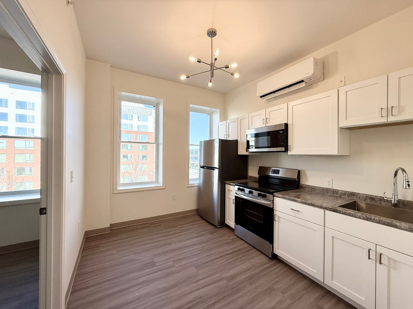 Manchester Apartment: 1138 Elm Street